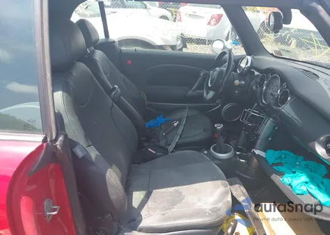 2006 Mini Cooper из США, поврежденный, VIN WMWRF33546TG13986